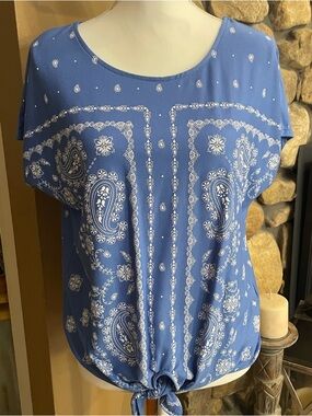 Ruby Rd. Blue and white size medium top
